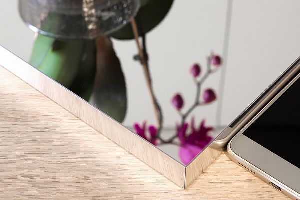 Bezpieczne i nietłukące się materiały do produkcji mebli, imitujące szkło i lustro