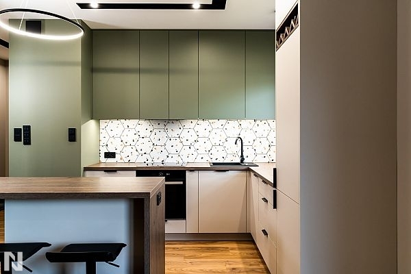 Acrylux Mat Anti-fingerprint Jasnoszary 85468M, Oliwkowy Metalik 8856 - realizacja Łukasz Topolski, Meble Exite