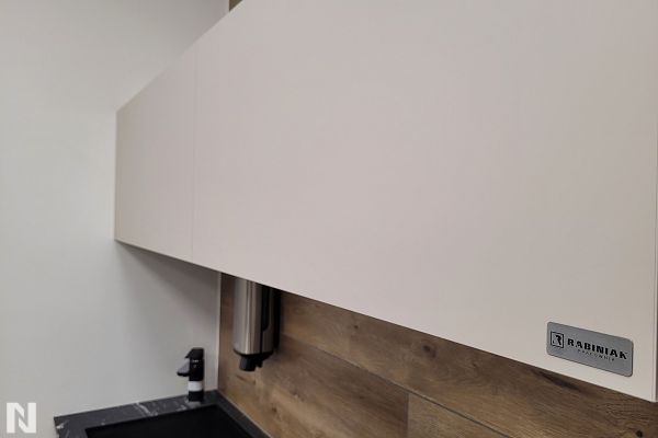 Acrylux Mat Anti-fingerprint 85468M Jasnoszary - realizacja Pracownia Rabiniak