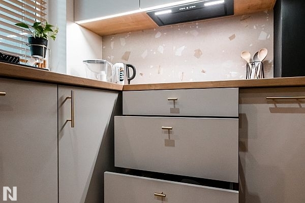 Acrylux Mat AFP Jasnoszary 85468M - matowe fronty - realizacja Dal Meble