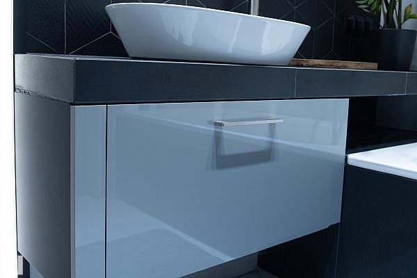 Acrylux Gloss Srebrny 8636 - realizacja łazienki Daiku Design